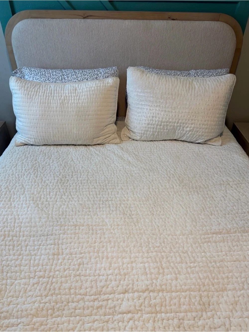 PBTeen Pickstitch Velvet Quilt Set with 2 Shams